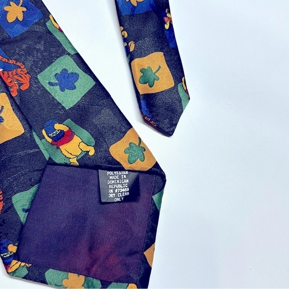 Looney Tunes Vintage looney tunes character 1994
Mickey Mouse
Winnie the Pooh - Picture 5 of 13